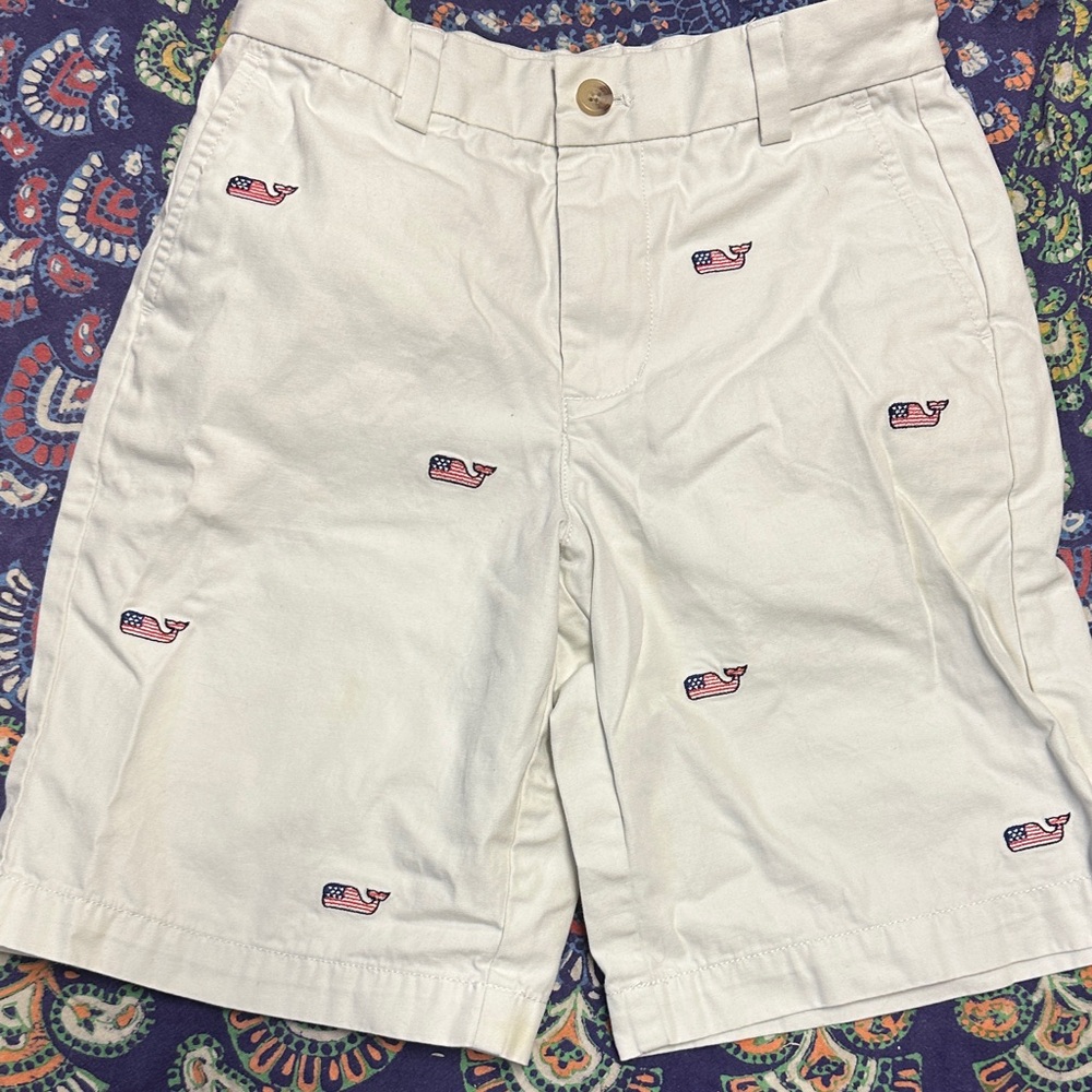 Vineyard Vines Cream Shorts with Flag Whales